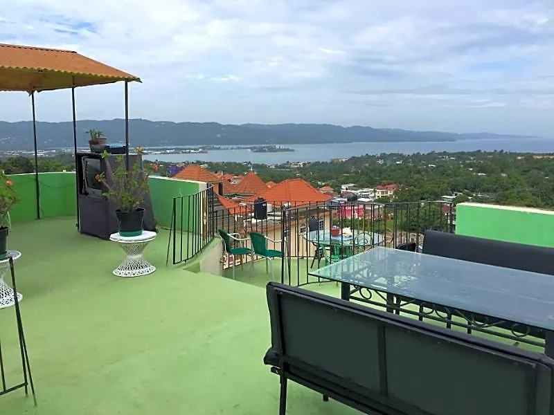 *** Guest house Villa Casa De Fe Montego Bay Jamaica